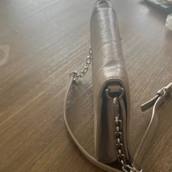 Tory Burch Taupe Leather Crossbody with Logo Plaque - Picture 4 of 4